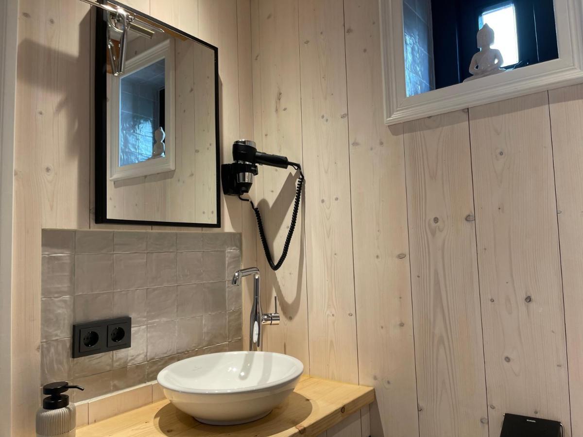 Luxury Chalets מוניקנדאם מראה חיצוני תמונה